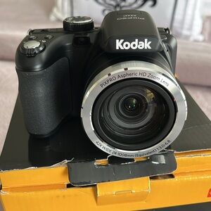 Kodak PixPro AZ421